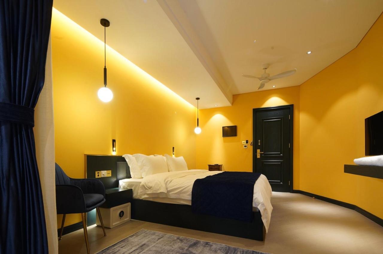 Moon And Chalice Boutique Hotel Куньмин Экстерьер фото