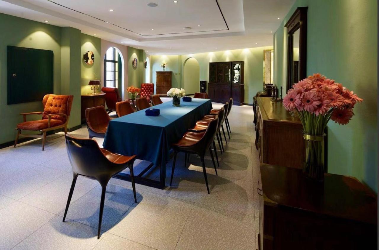 Moon And Chalice Boutique Hotel Куньмин Экстерьер фото