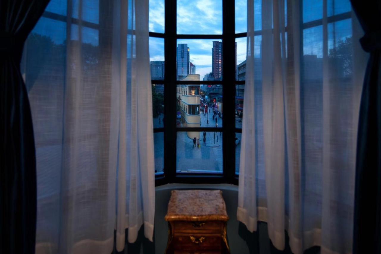 Moon And Chalice Boutique Hotel Куньмин Экстерьер фото